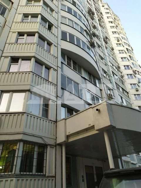Трехкомнатная квартира Каховка улица, 31, фото №1