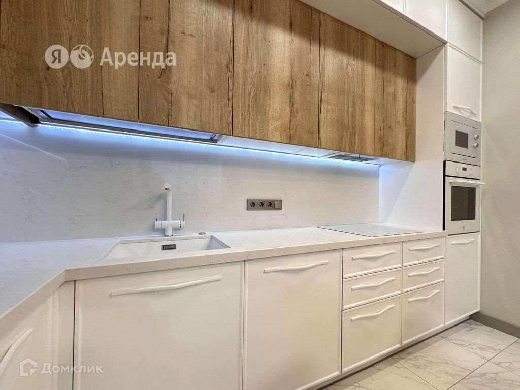 Трехкомнатная квартира Авиаконструктора Сухого улица, 2 к. 1, фото №3