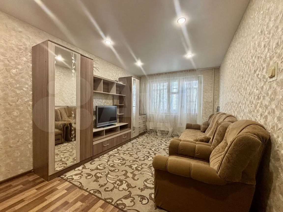 -и комнатная Аделя Кутуя улица, фото №1