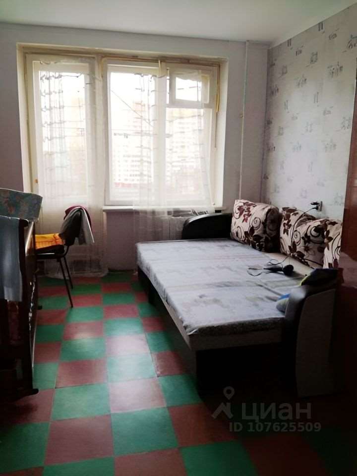 -и комнатная ул. Пограничника Гарькавого улица, 36 к. 2, фото №1