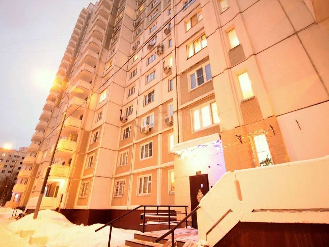 Трехкомнатная квартира Новаторов улица, 38 к. 3, фото №1